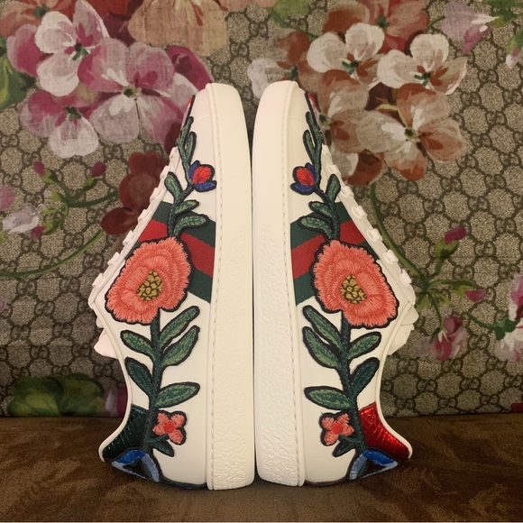 Gucci Ace Sneakers with Floral Embroidery - Picture 8 of 12